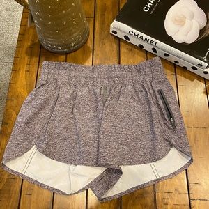 Heather gray Lululemon Hotty Hot Short  4”  Sz8.